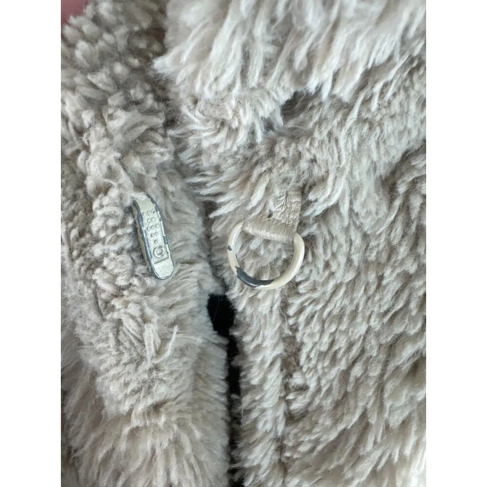 True Grit Dry Goods faux Fur Coat shawl collar and hook closing size Large - Image 13