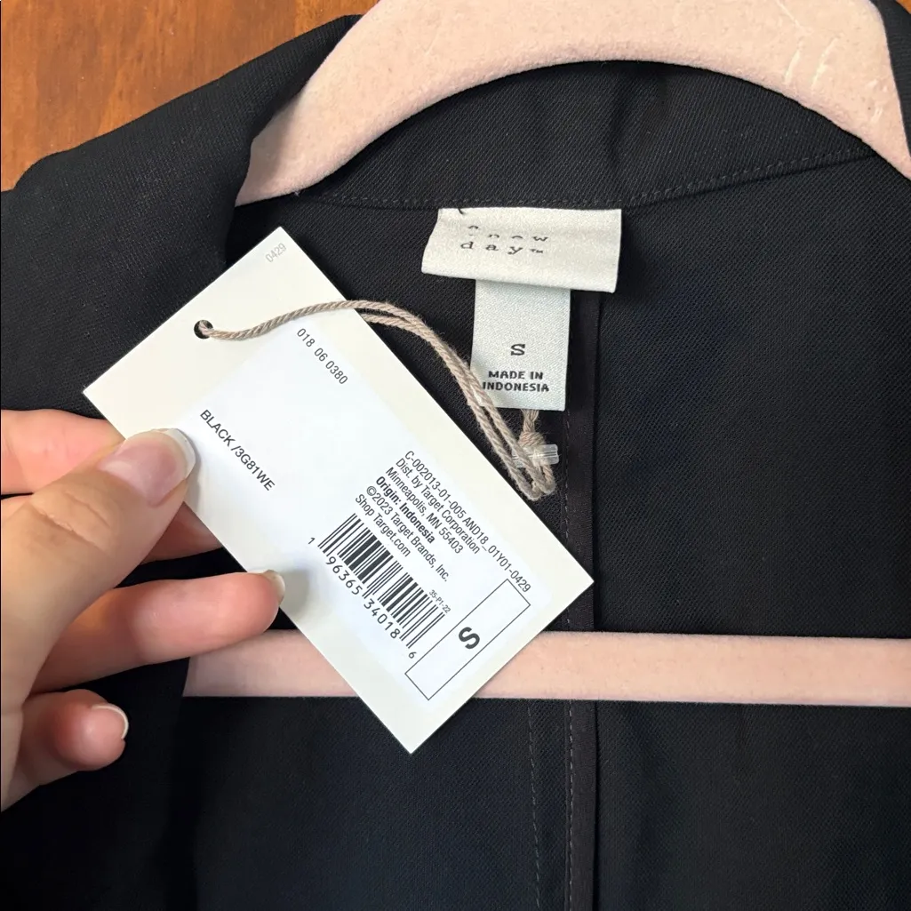 A New Day Classic Black Women's Blazer Size Medium - Image 4