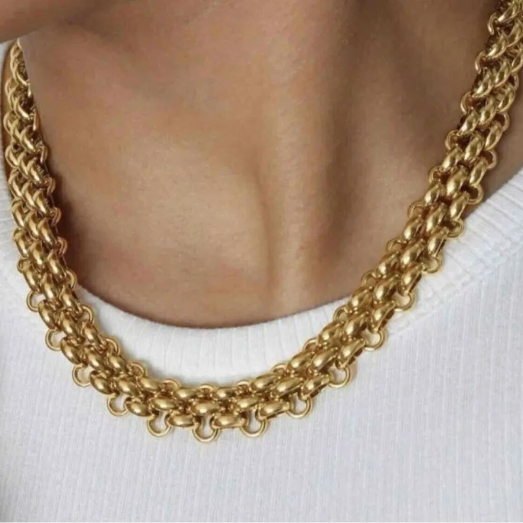 18K Gold coated on Titanium Steel
Interlocking Oval OT Closure Necklace jewelry - Image 2