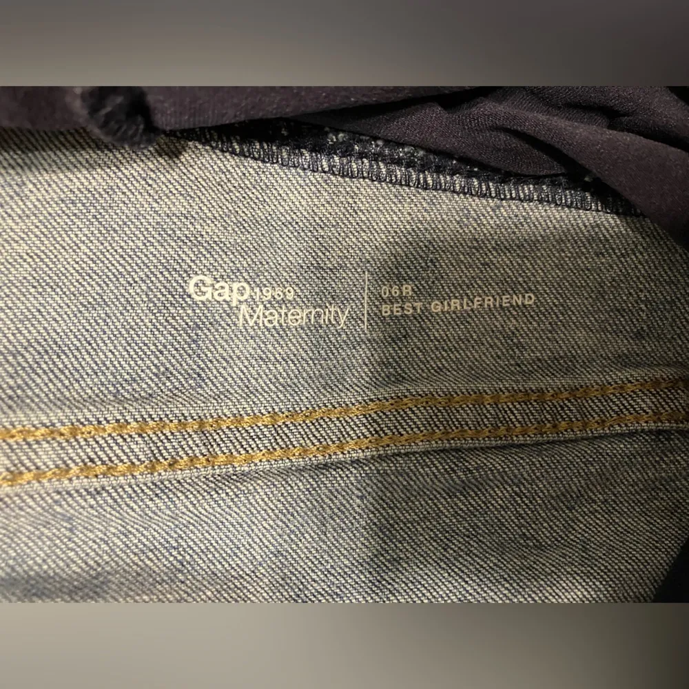 Gap‎ Best Girlfriend Full Panel Maternity Jeans Distressed Medium wash 28 - Image 9