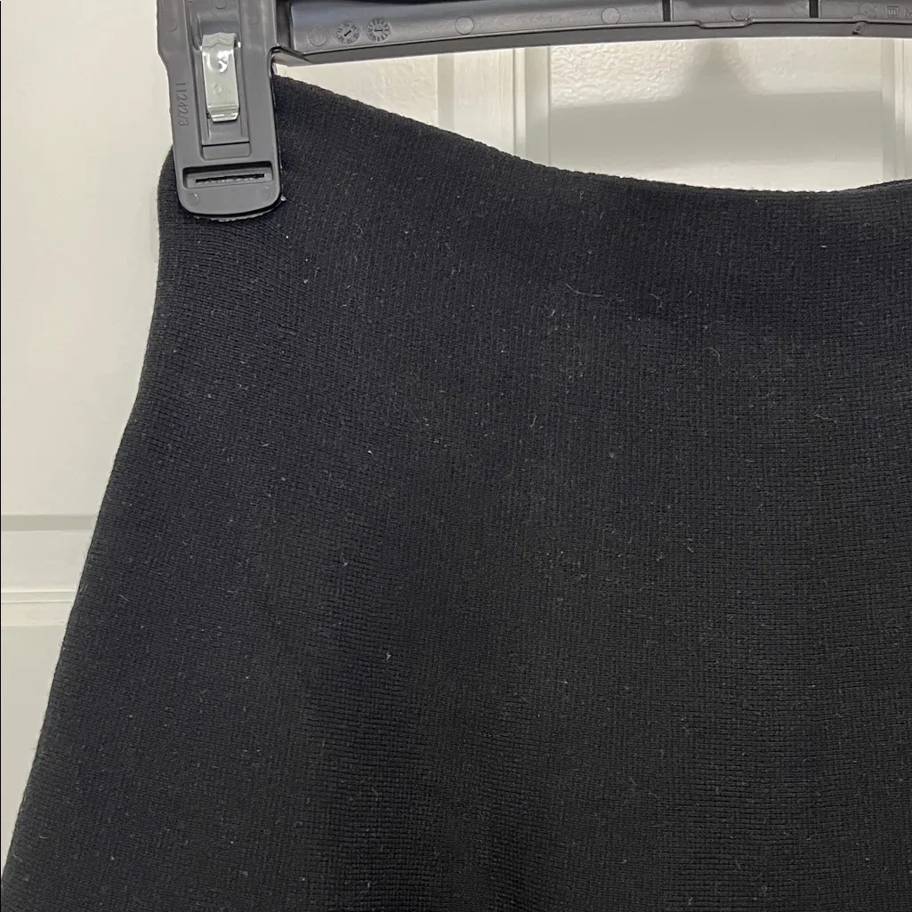 Ann Taylor Pull On Black Knit A Line Mini Skirt - Size Small - Image 4