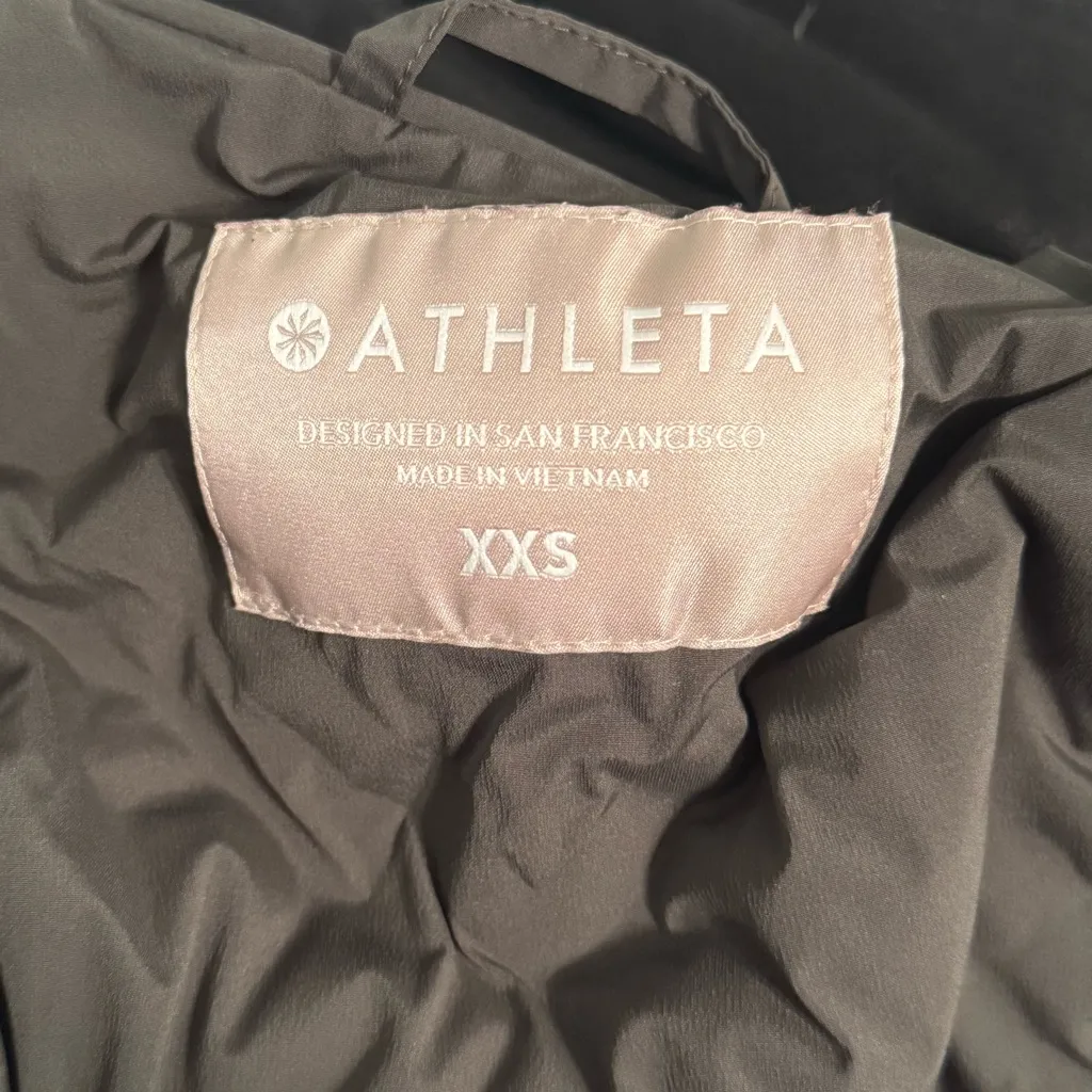 Athleta Inlet Olive Green Down Vest - Image 4