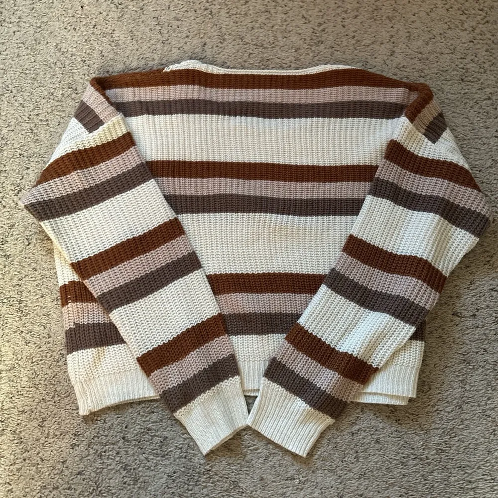 Cozy Beige Striped Sweater & Shorts set sz L - Image 3