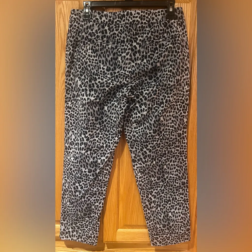 White House‎ Black Market Black & Gray Leopard Print Slim Ankle Pants Size 4R - Image 8