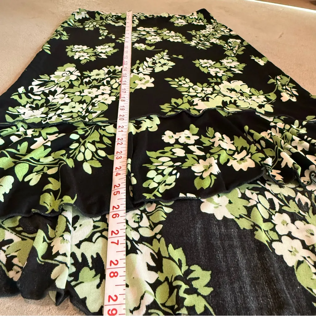 Susan Lawrence Black and Green Floral High Low Skirt - Image 5