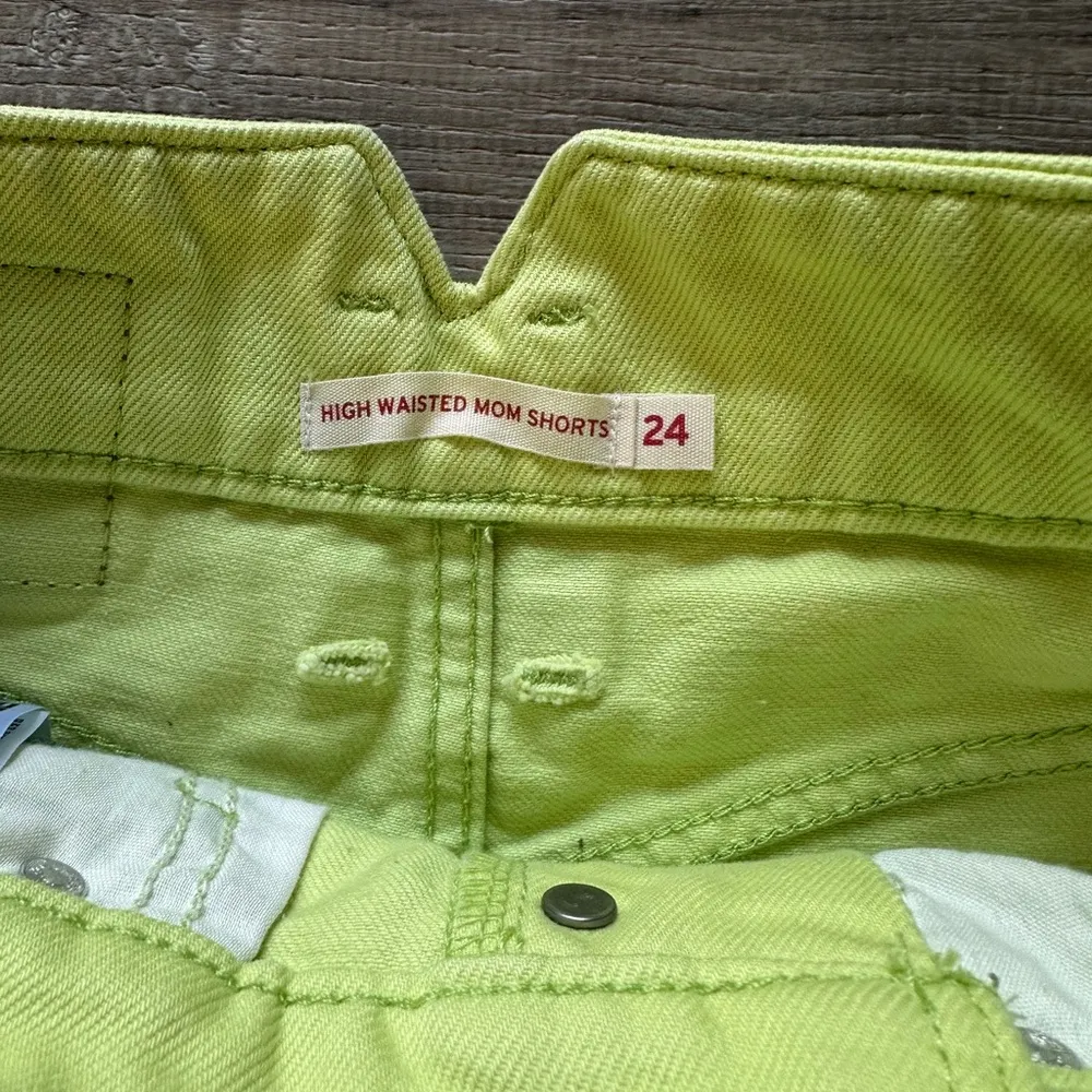 Levi’s Women’s Notch‎ High Waisted Mom Denim Shorts Sz XS (24) Daiquiri Green - Image 9