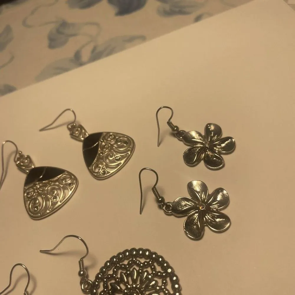 Women’s Lot Of 4 Bead Dangle Costume Earrings Pierced Beaded Mix Silver Tone - Image 3