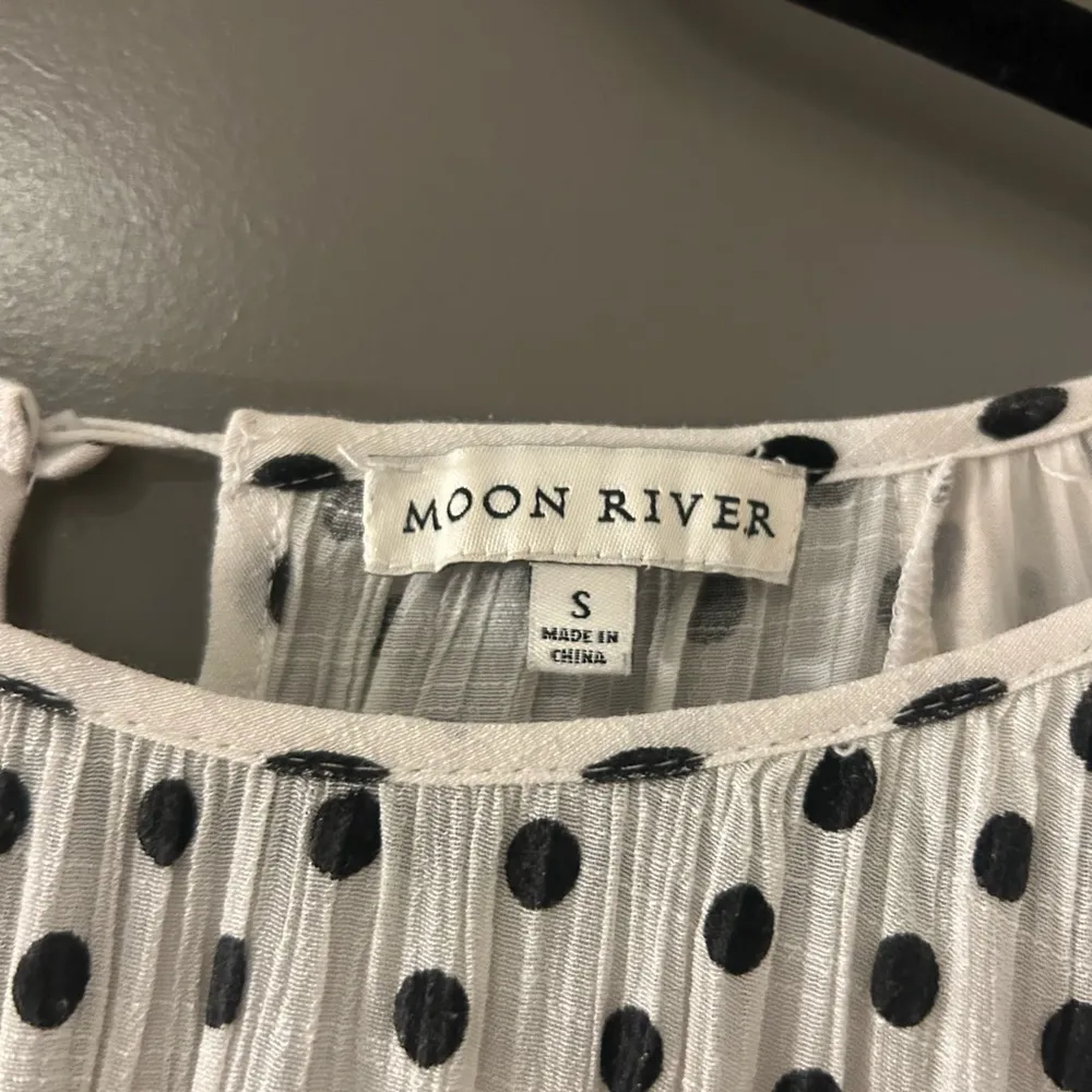 Moon River Polka Dot Puff Sleeve Maxi Dress - Image 2