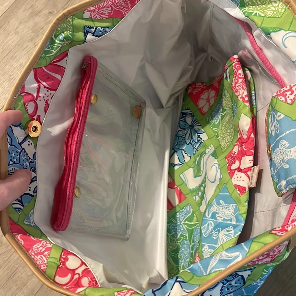 Lilly Pulitzer  jubilee patchwork diaper bag with changing pad RARE - Image 8