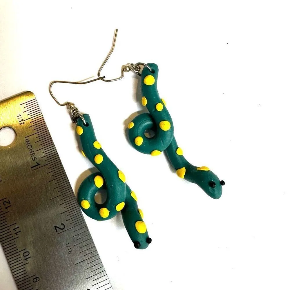 green polymer clay snake earrings - Image 9