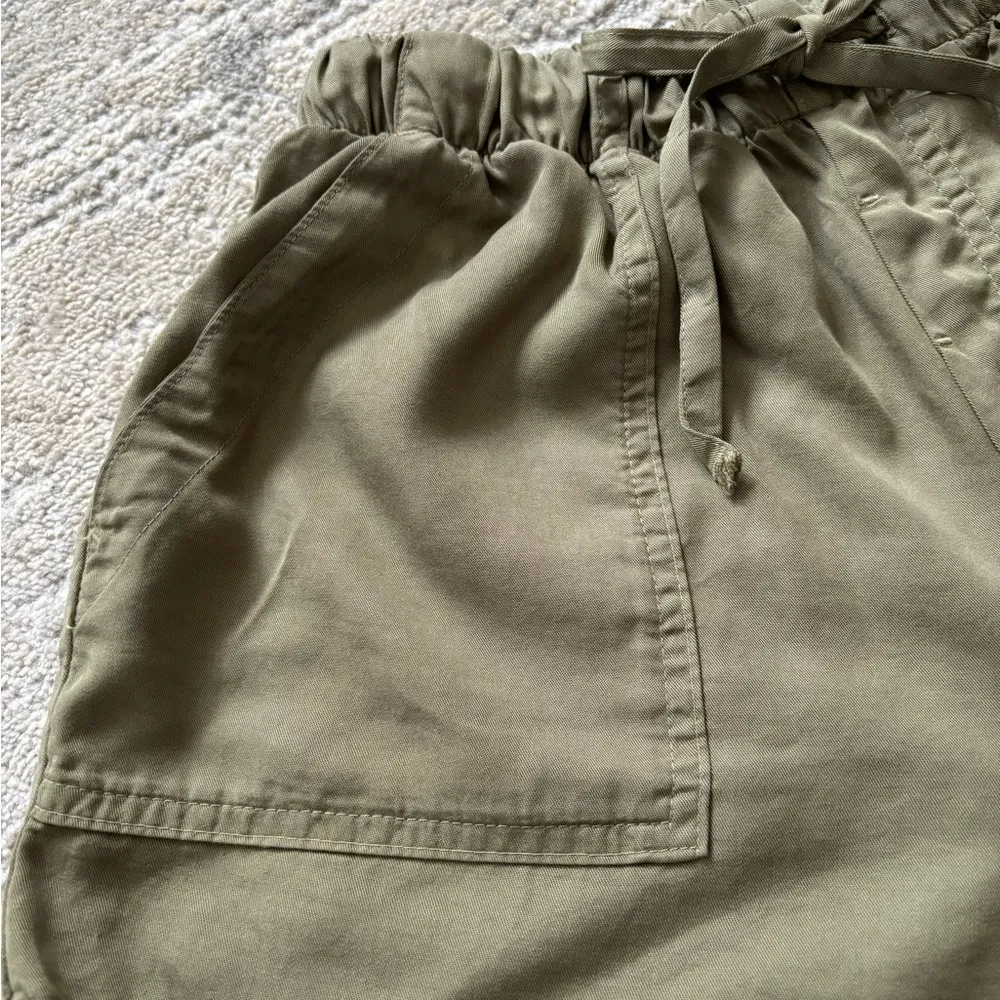 Green Shorts Size S - Image 6