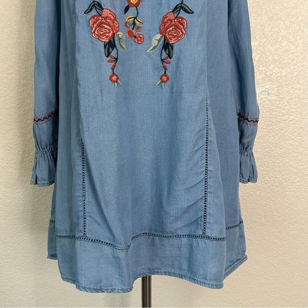 Socialite 100% Lyocell Chambray Embroidered Floral Flared Cuffs Dress, Sz Medium - Image 5