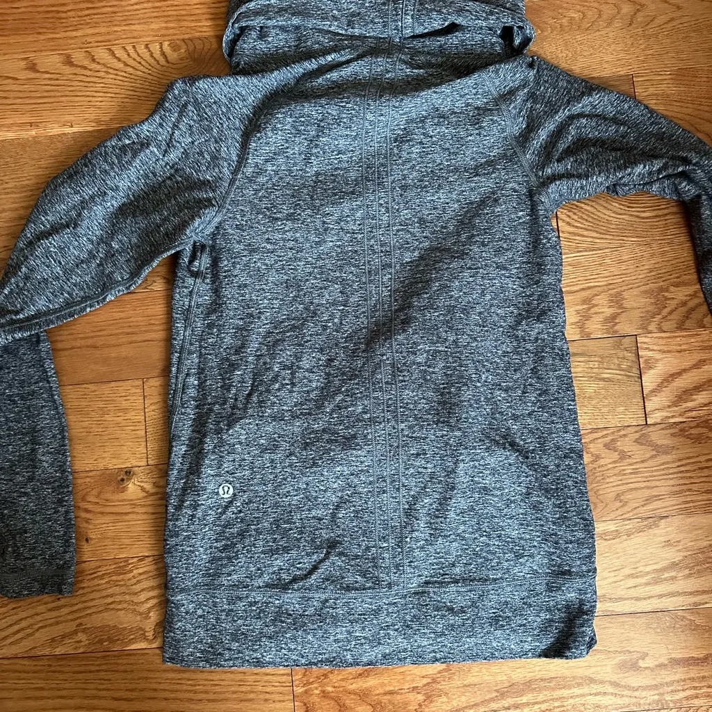 Lululemon Athletica Charcoal Long Sleeve Top - Image 4
