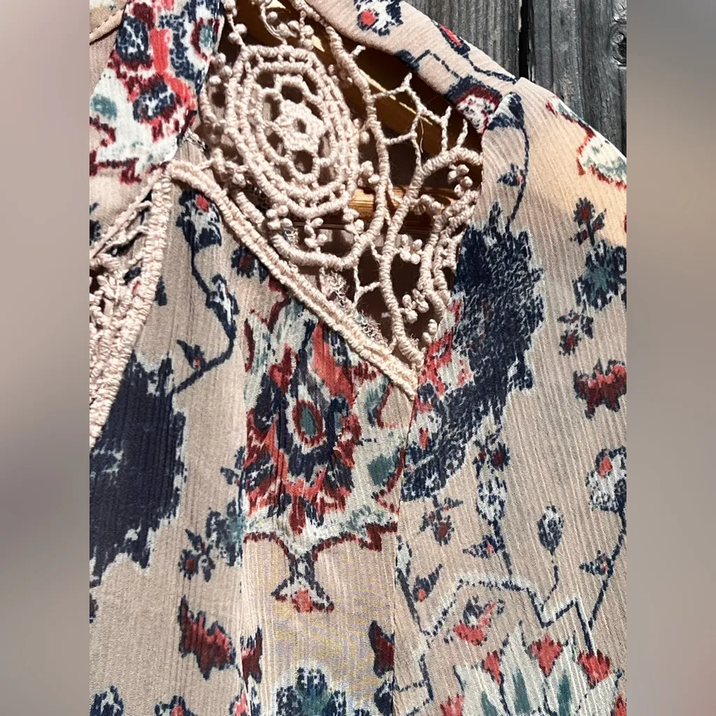Maeve for Anthropologie Stillwater Blouse Neutral Motif Beige Floral Crochet - Image 8