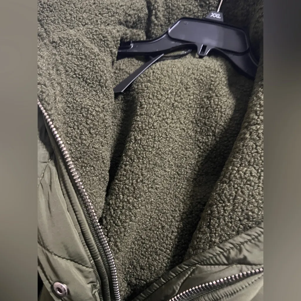 Blank NYC Olive Belted Puffer Vest - Image 5