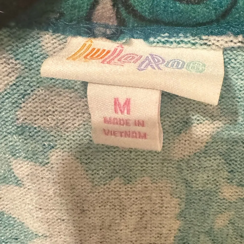 LuLaRoe Sleeveless Joy Vest turquoise color - Image 3