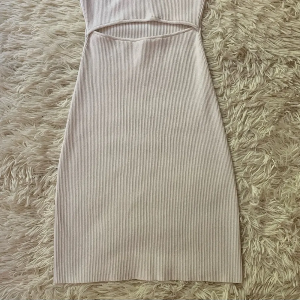 Aritzia Wilfred Free Cut - Image 8