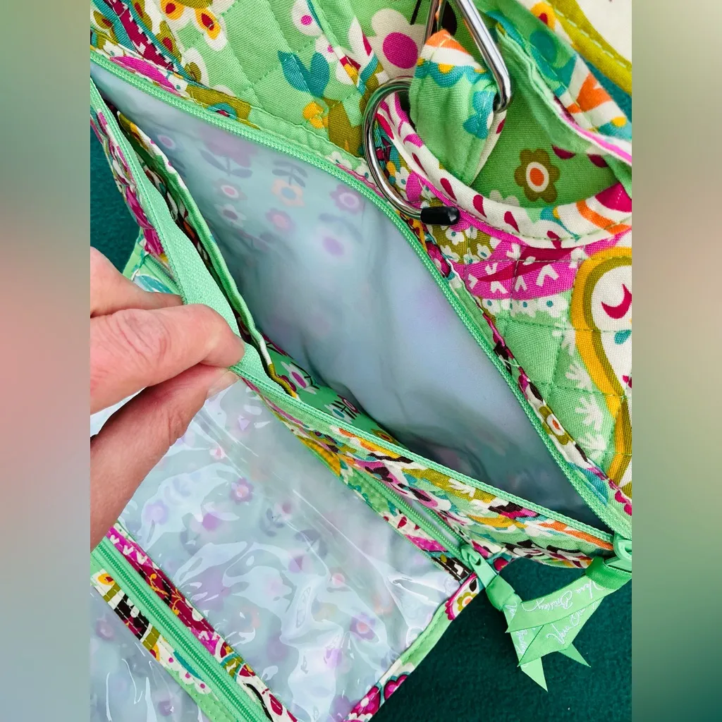 Vera Bradley hanging travel organizer 💚💛💜 - Image 5