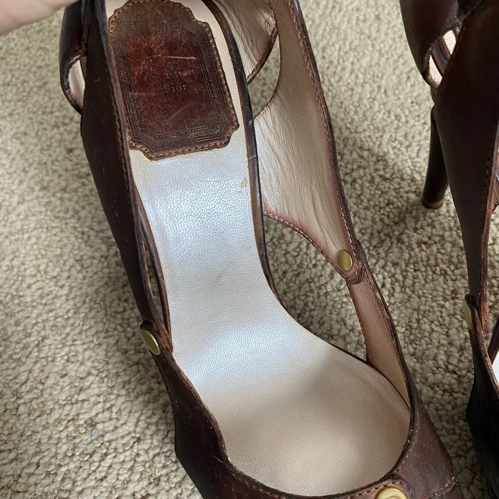 Authentic Dior Escar12 Marron Clair pointed toe leather pumps - Image 7