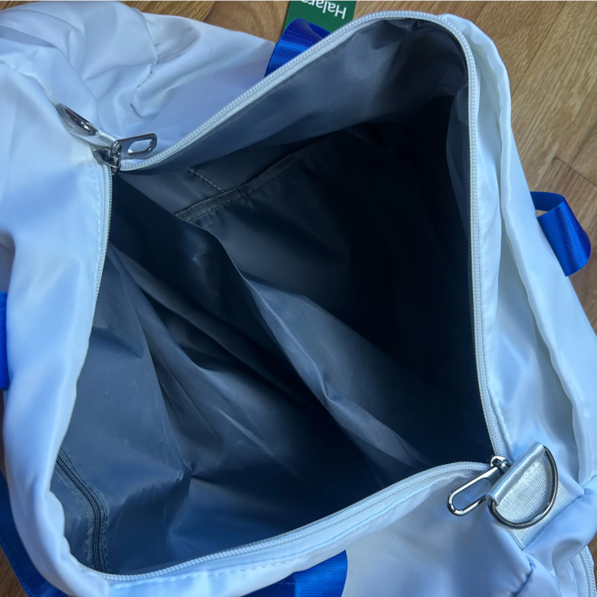 NWT Halara Weekender White & Blue Zipper Gym Duffle Bag with Shoulder Straps - Image 10