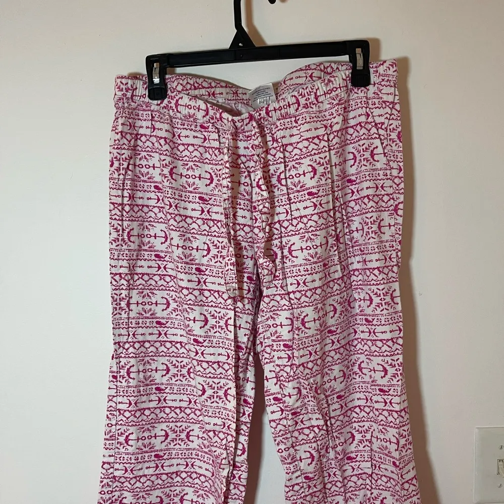 vineyard vines pink and white patterned pajama pants - Image 3