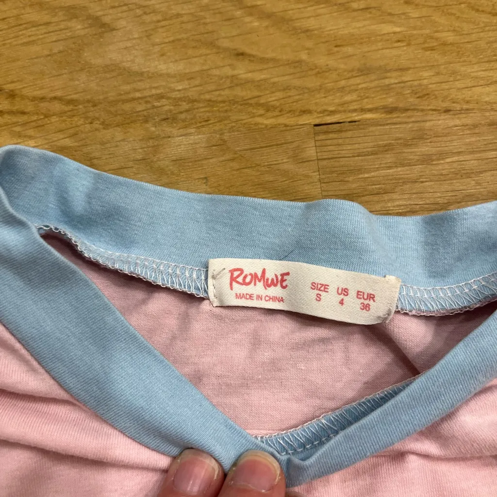 ROMWE Cropped T-shirt with Mushroom Patch - Pink, Blue, Yellow size small - Image 3