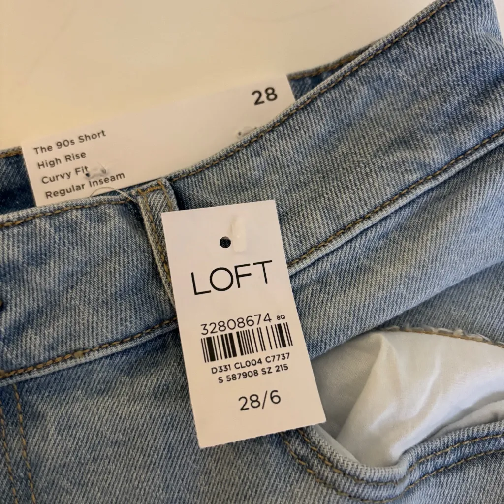 LOFT High Rise Curvy Fit Regular Inseam 90s Shorts Light Wash Denim 28 / 6 NWT - Image 4