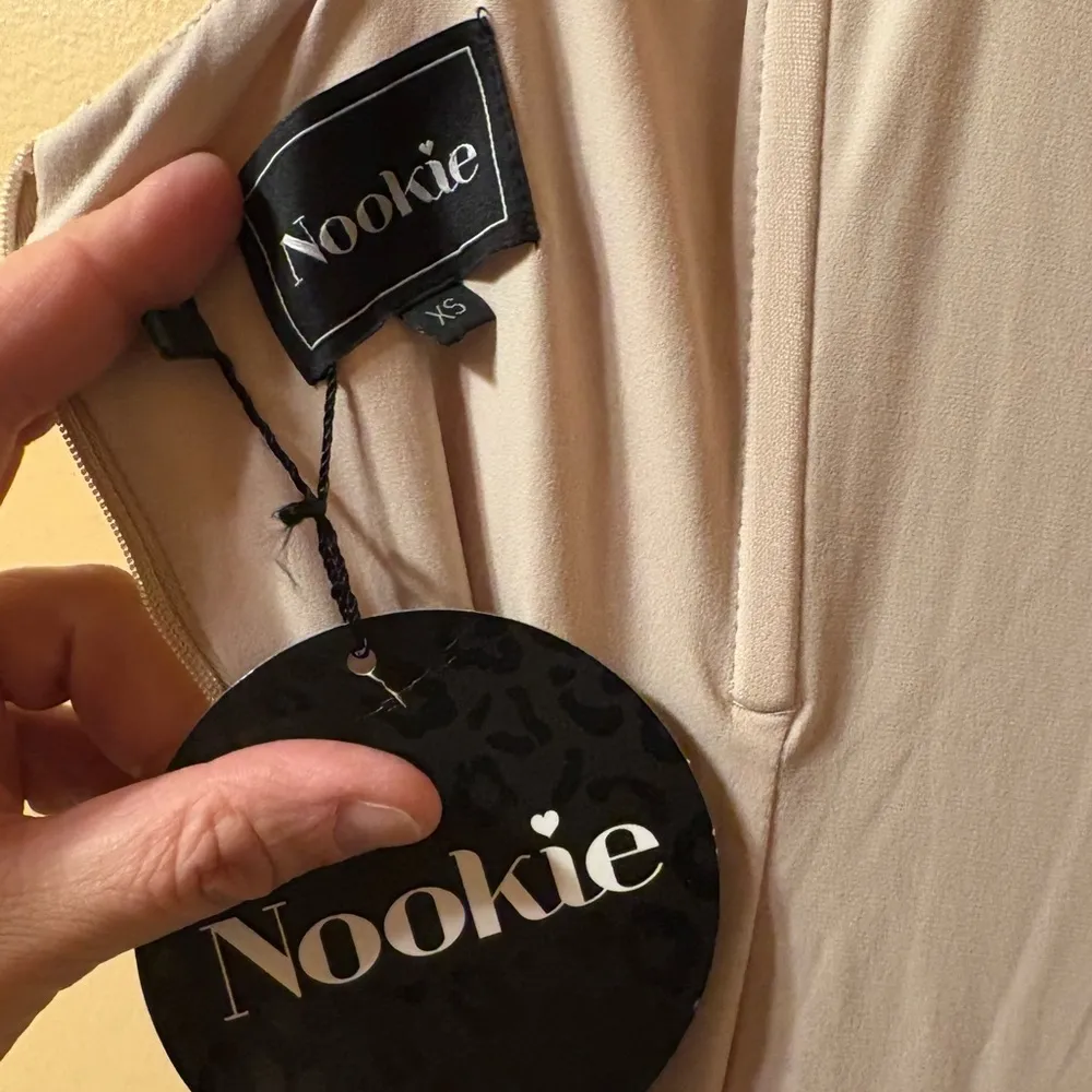 NWT  Linda Lace Midi Dress in Nude - Image 5