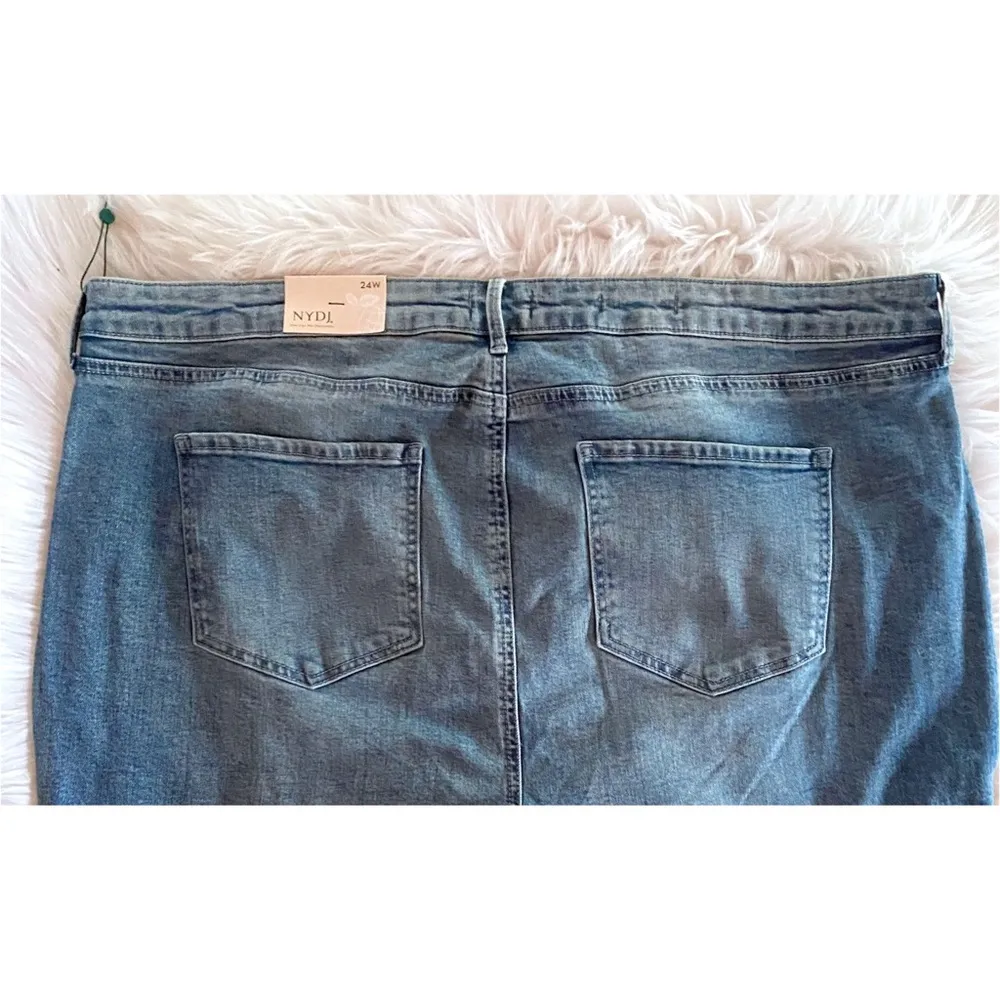 NWT NYDJ Crop Slim Bootcut Jeans - Image 9