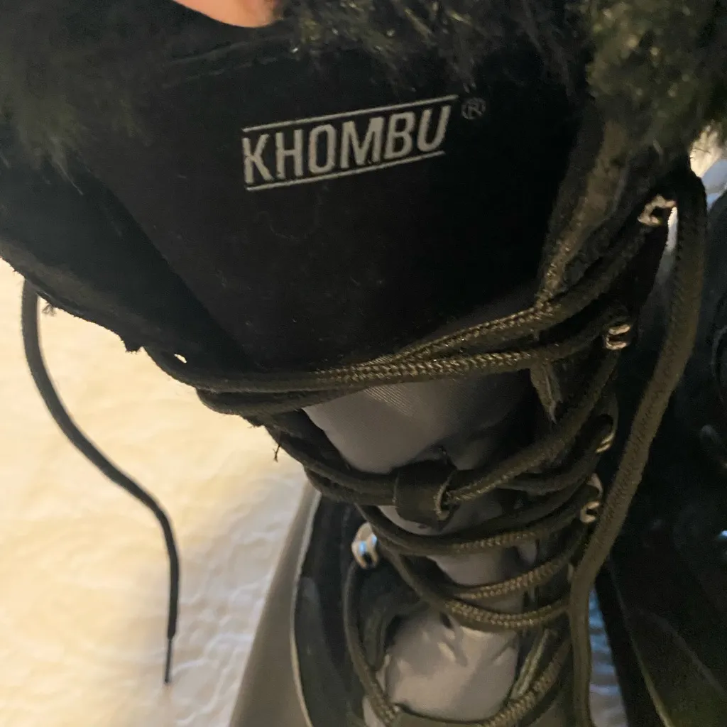 Khombu Black Faux Fur Lined Snow Boots Women’s Size 10 Winter Lace Up - Image 2