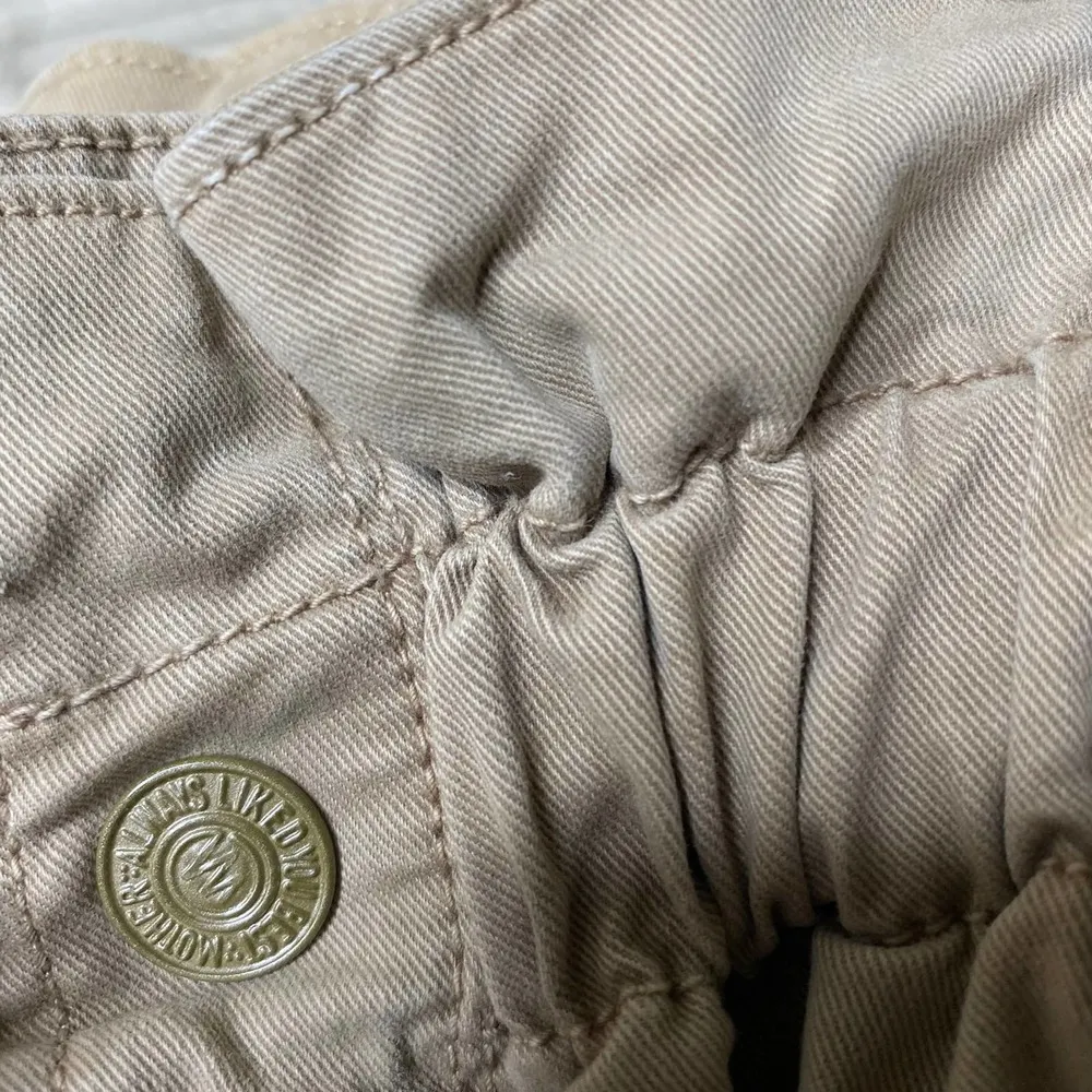 Mother The Yoyo Ruffle Greaser Ankle Tan Khaki Pants Paper Bag Waist Size 34 - Image 6