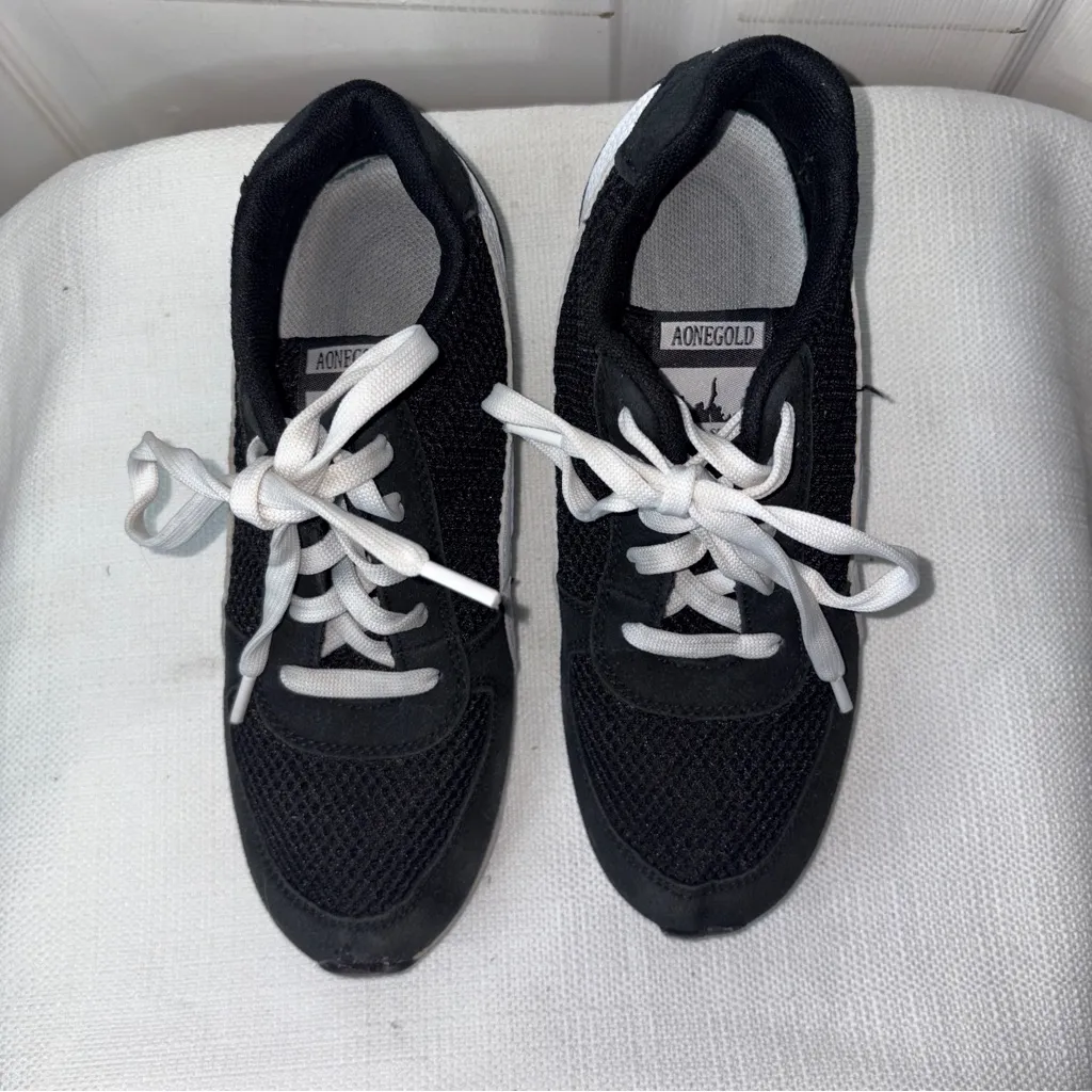 Women's Black and White Platform Sneakers Size 8 - Image 5