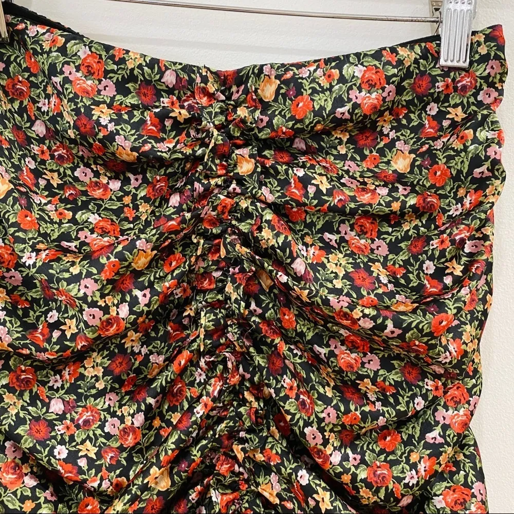 ZARA NEW  floral mini skirt - Image 4