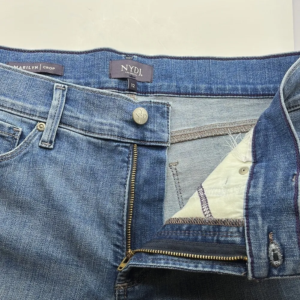 NYDJ Marilyn Crop Size 12 - Image 16