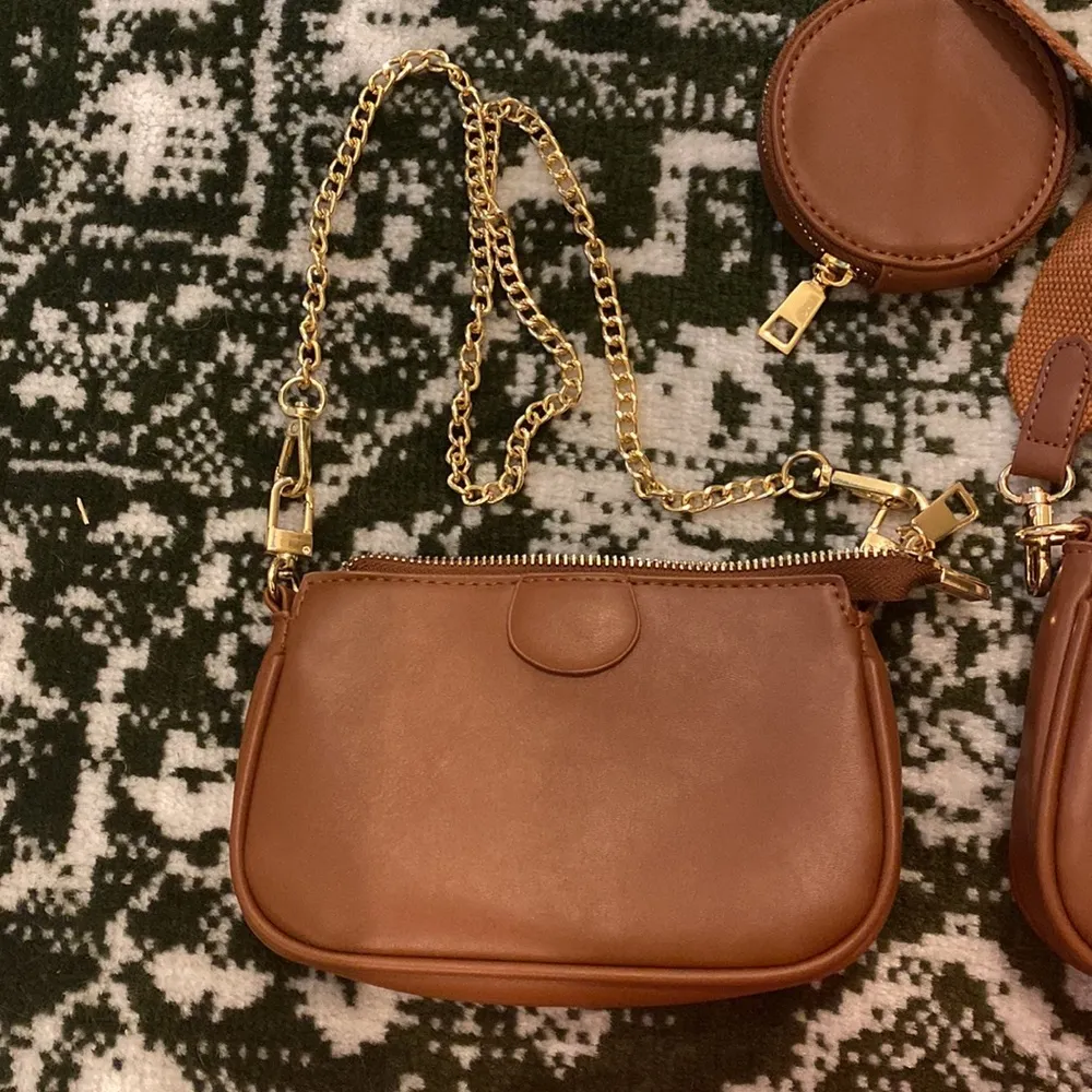 Convertible Multi Pouch Purse - Image 3