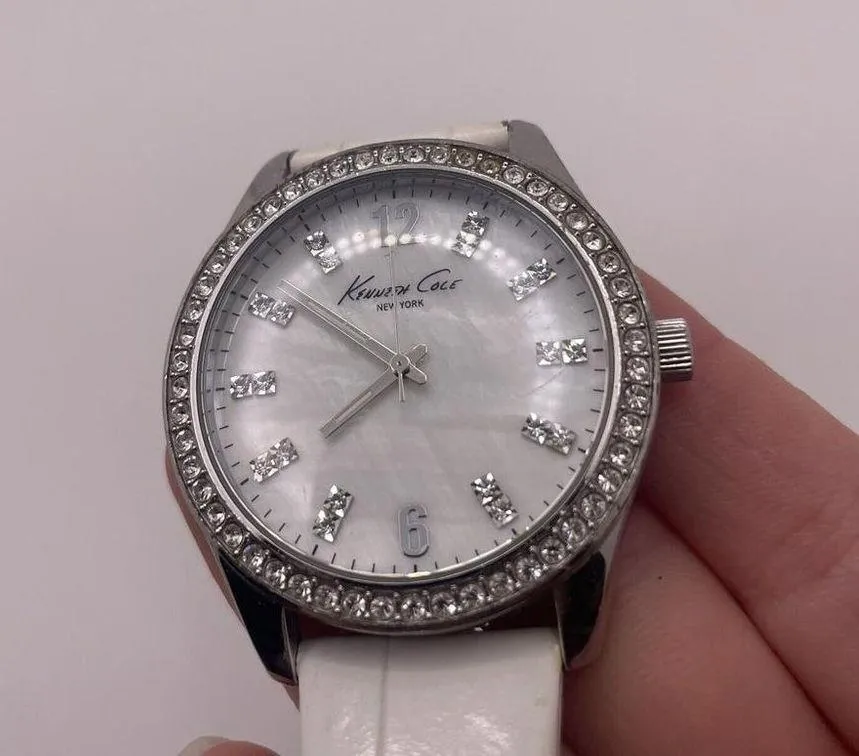 Working Kenneth Cole Women’s Watch KC2764 Band / Silver Tone/Crystal Bezel - Image 12