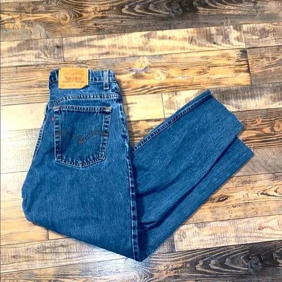 Women’s Vintage Levi Jeans Red Tab size 13 Long - Image 2