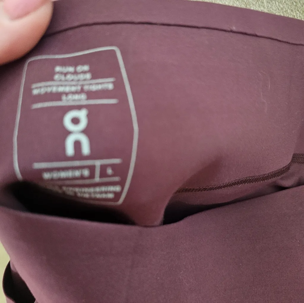 on cloud On Leggings - Image 8