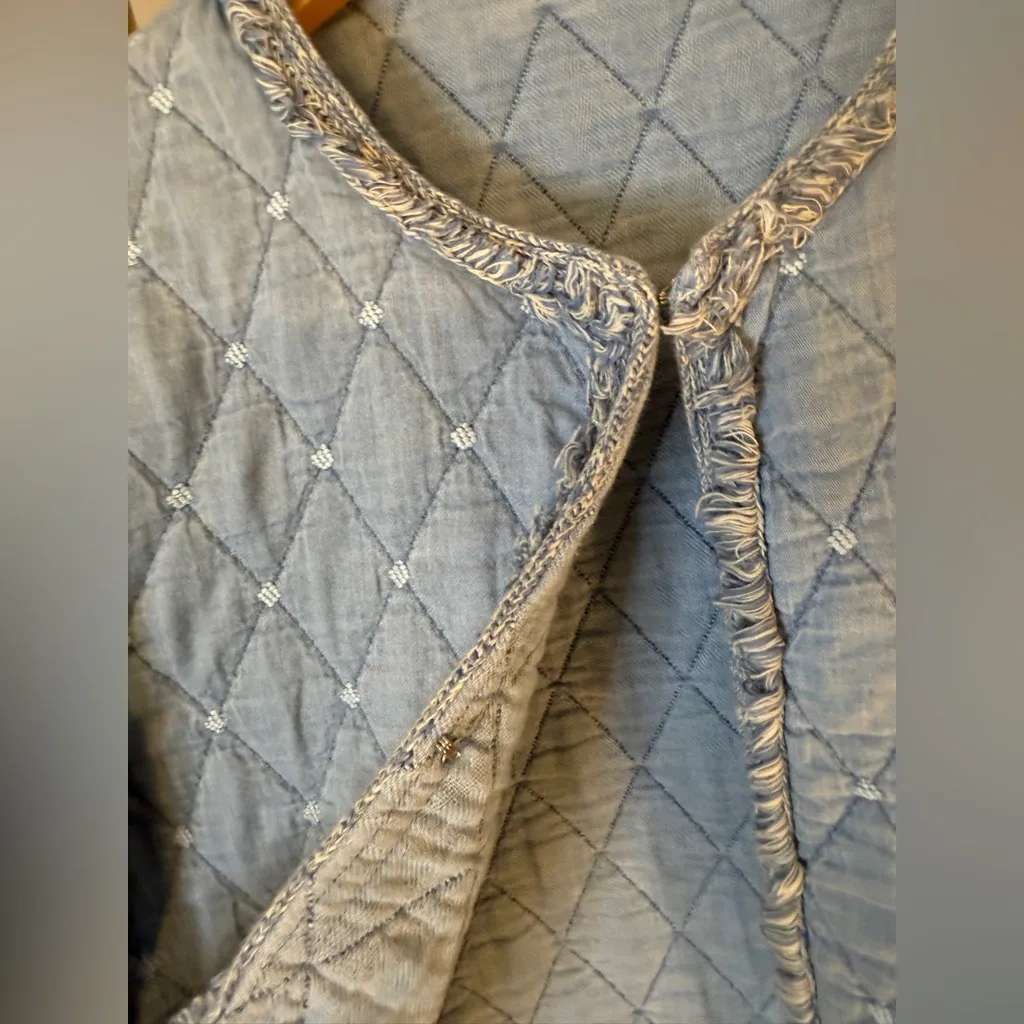 J McLaughlin Helene Quilted Jacket Womens Medium Light Denim Chambray Coat - Image 3