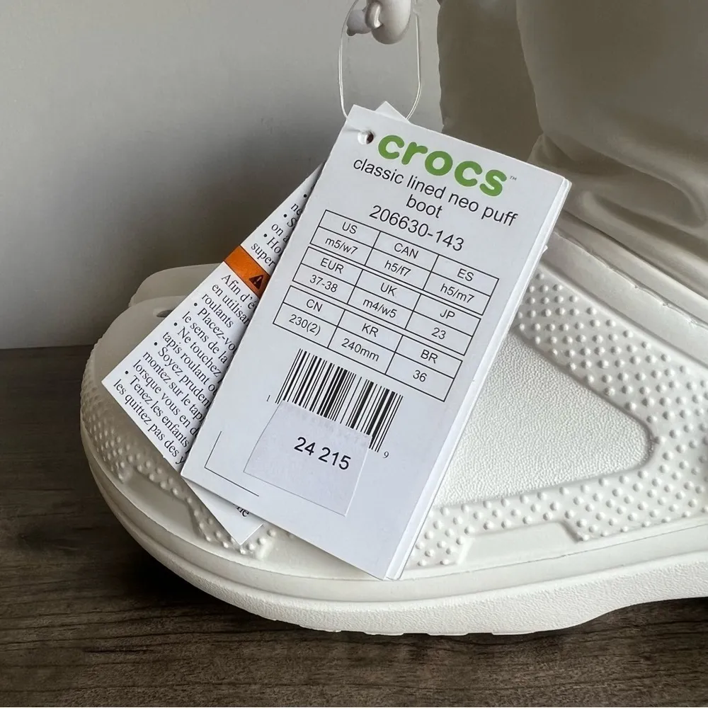 Crocs Classic Lined Neo Puff White Unisex Boot Size 7 or 5 #367 - Image 5