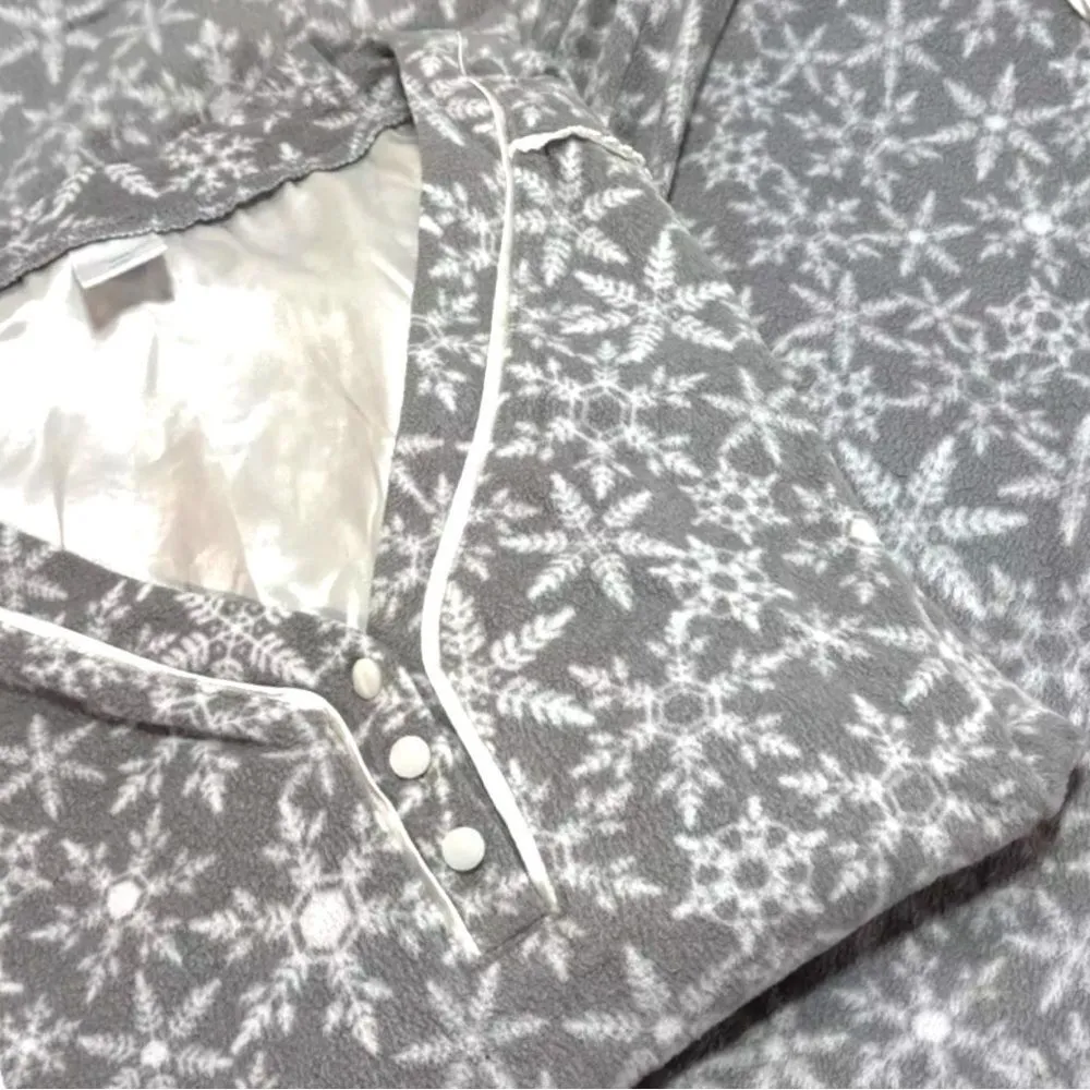ADonna pretty comfy soft gray 2 piece pj set with snowflakes! Size L - Image 3