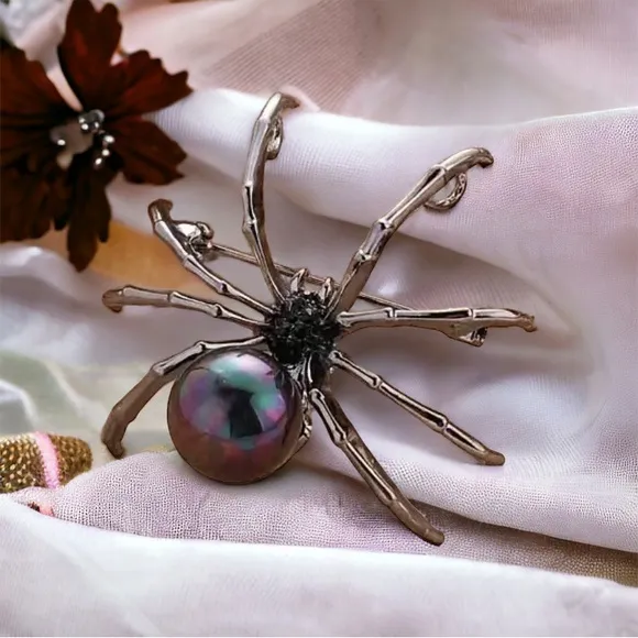 Gothic Metal Spider Brooch Pin for Stylish Backpacks, Jackets, Hats, Scarves etc - Image 2