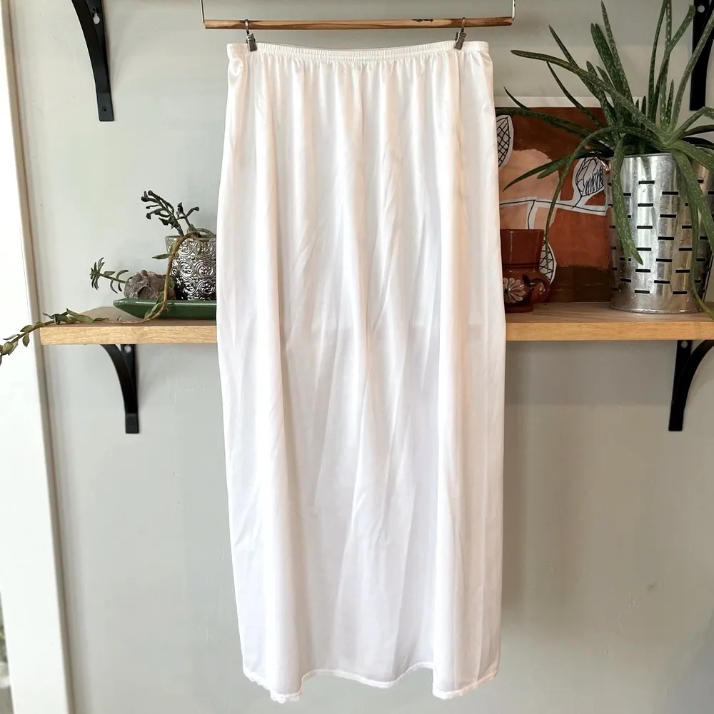 Vintage Vassarette White High Slit Lace Trim Slip Skirt Size Medium - Image 8