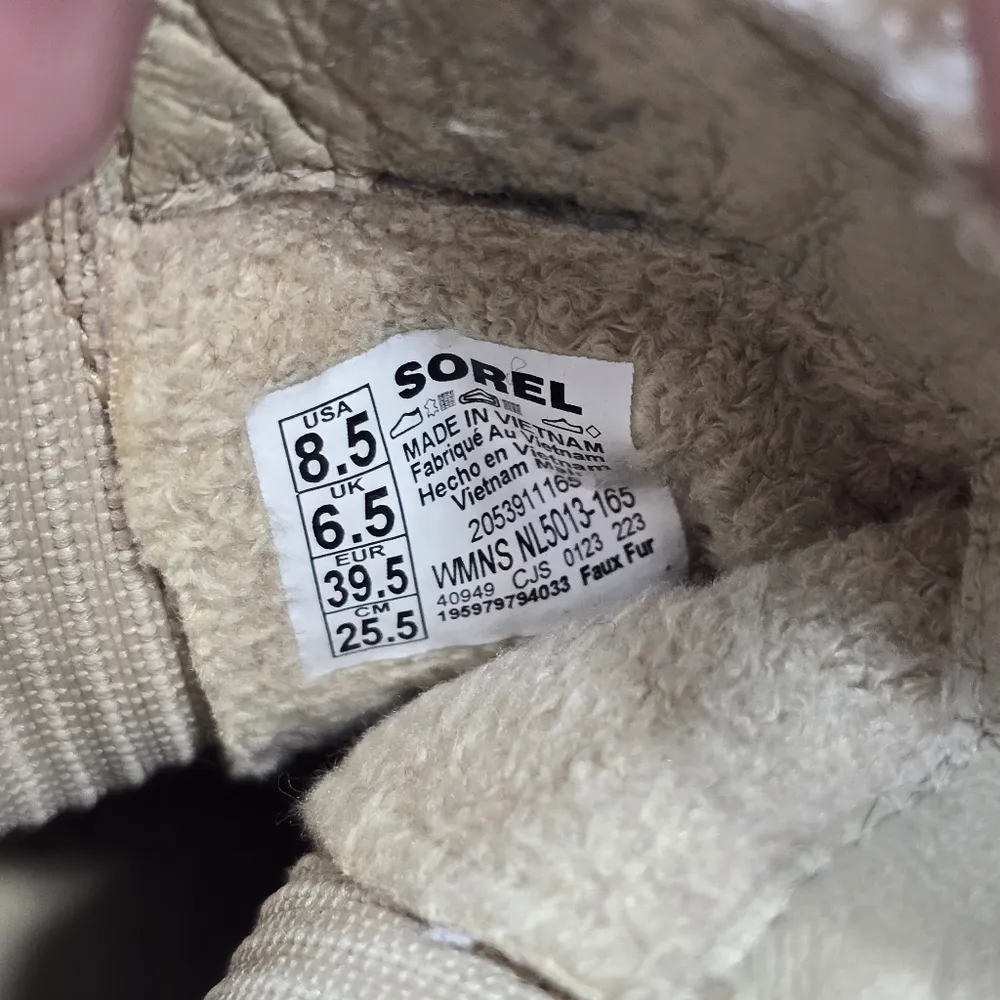 Sorel Caribou Boot in Bleached Ceramic & Oatmeal - Image 7