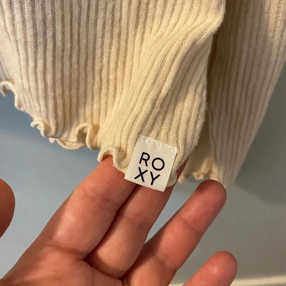 NWT Roxy Cozy Day long sleeve medium rib knit relaxed fit top in ivory/cream - Image 5