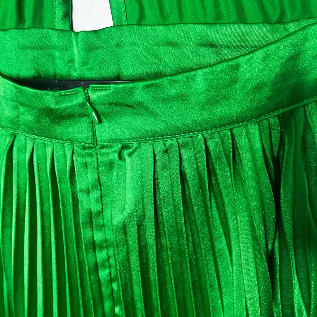 L’IDEE Bright Green Renaissance Mock Neck Pleated Satin Midi Dress Size 12 - Image 7