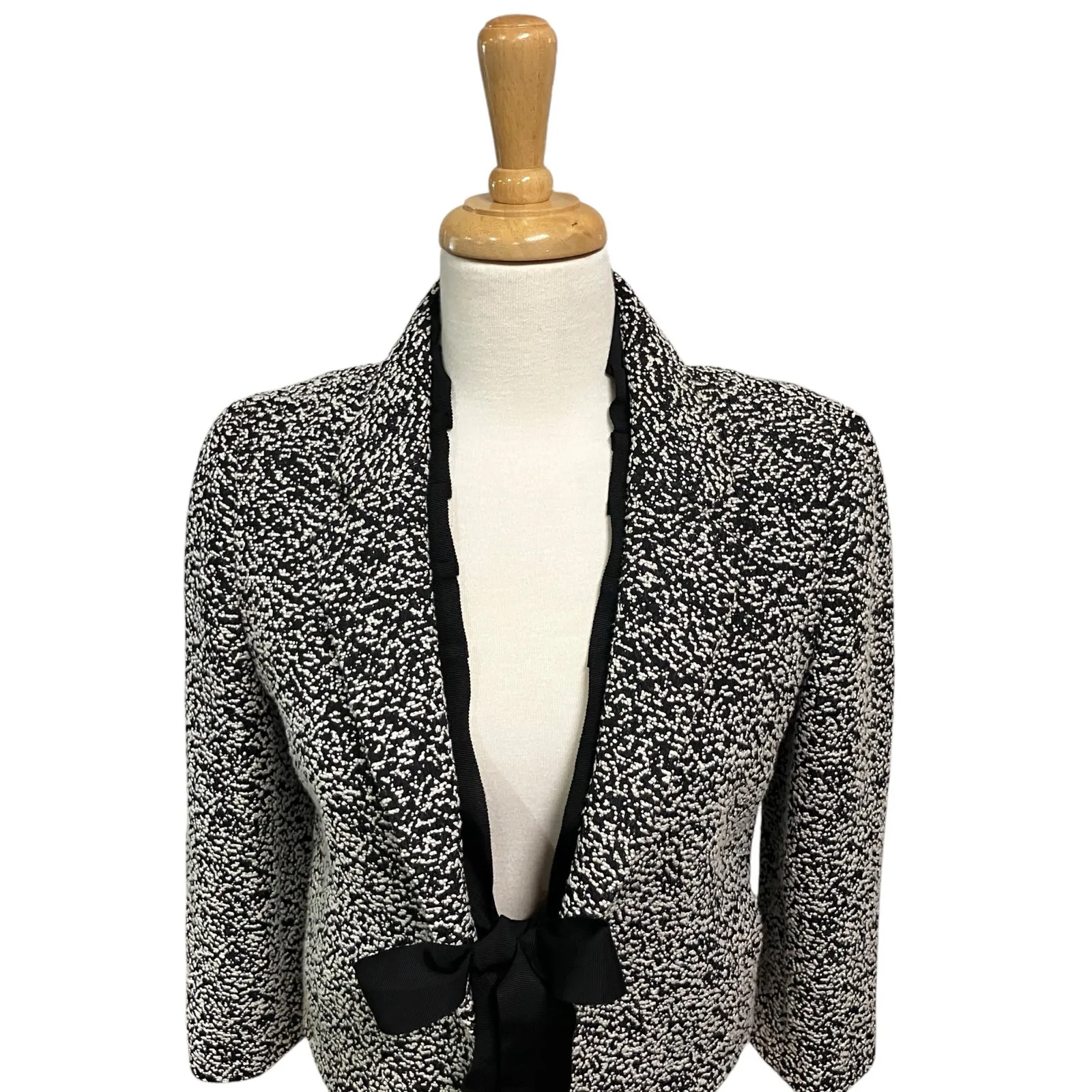 Ann Taylor Jacket Blazer Sz 4 Black Bow Closure Marled Short Office Careerwear - Image 2