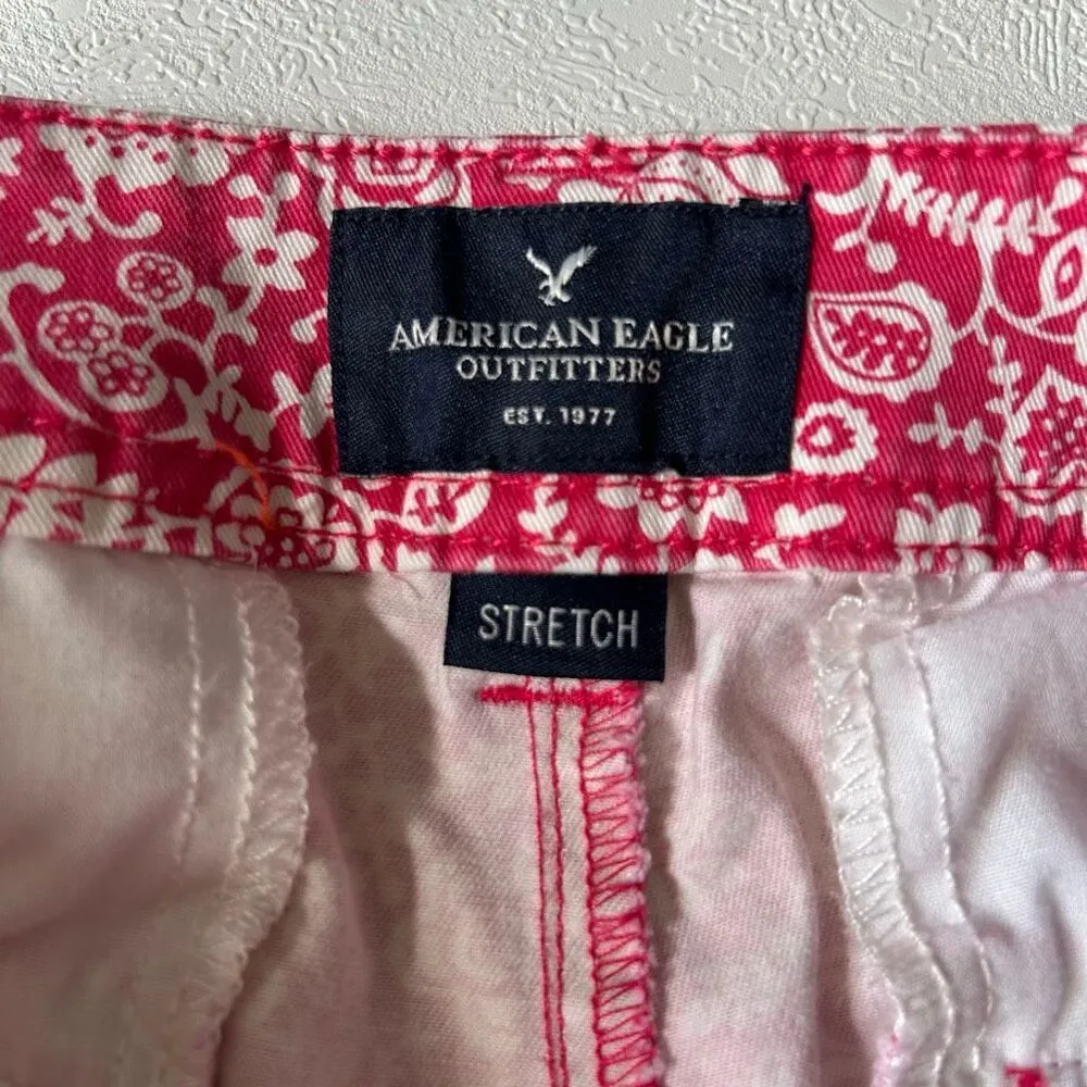 American Eagle Pink Floral Print Stretch Midi Shorts Size 2 - Image 4
