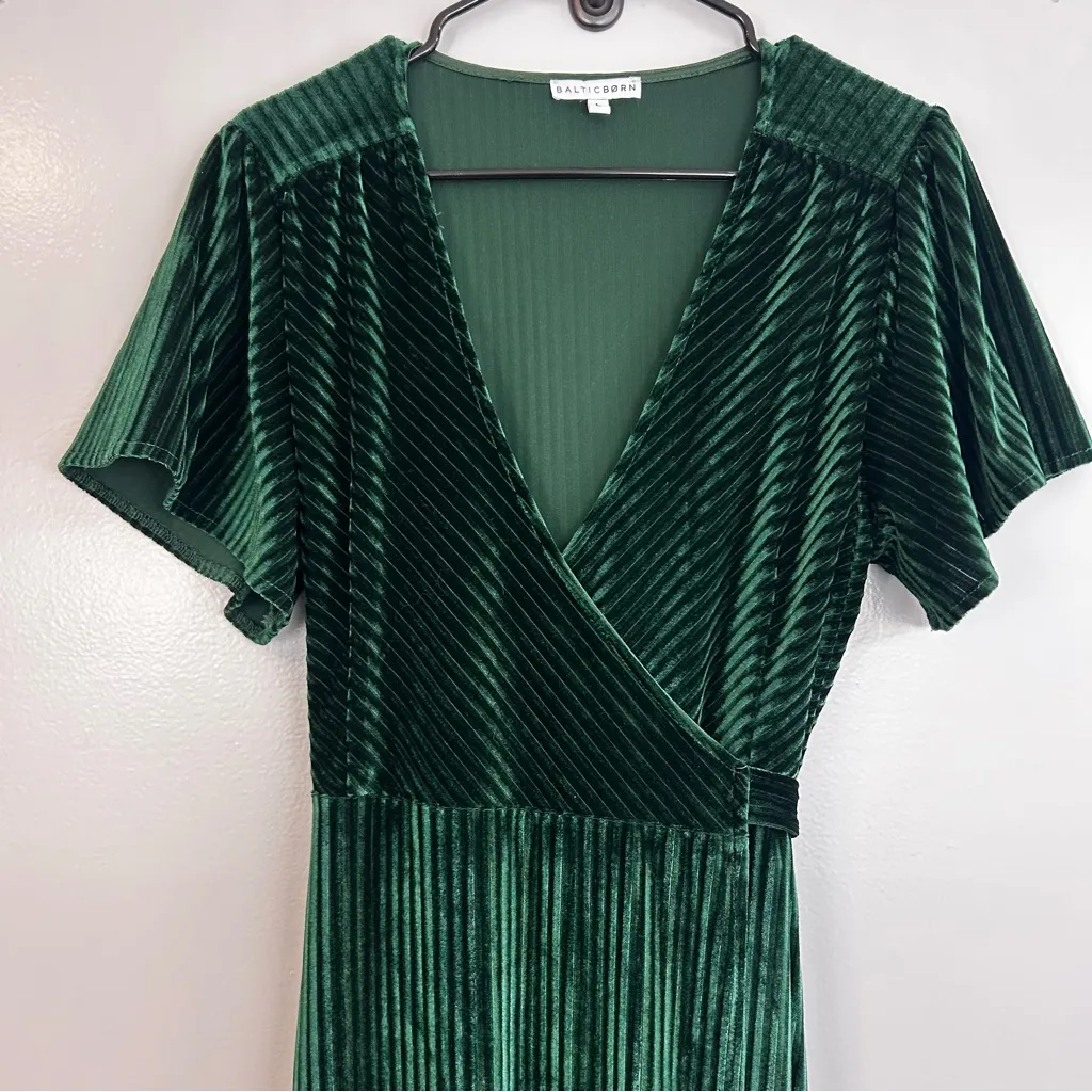 Baltic Born In The Groove Emerald Green Ribbed Velvet Wrap Midi Dress Size Large - Image 3