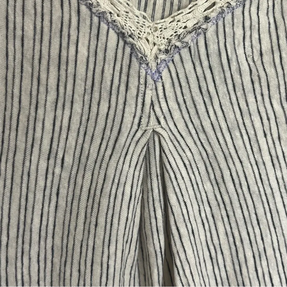 We the Free Women's Size Medium Gray Cream Striped Tank Crop Top Flowy Summer - Image 9